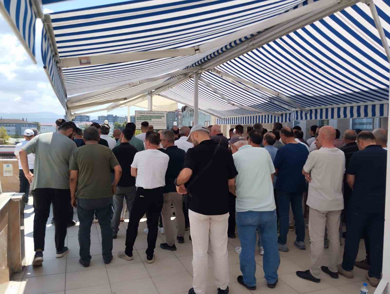 samsun-da-evinde-olu-halde-bulunan-genc-kiz-topraga-verildi