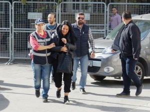 Türkiye’nin İlk Bitcoin Dolandırıcısı ‘Binbir Surat Bitcoin Safiye’ Aydın’a Getirildi