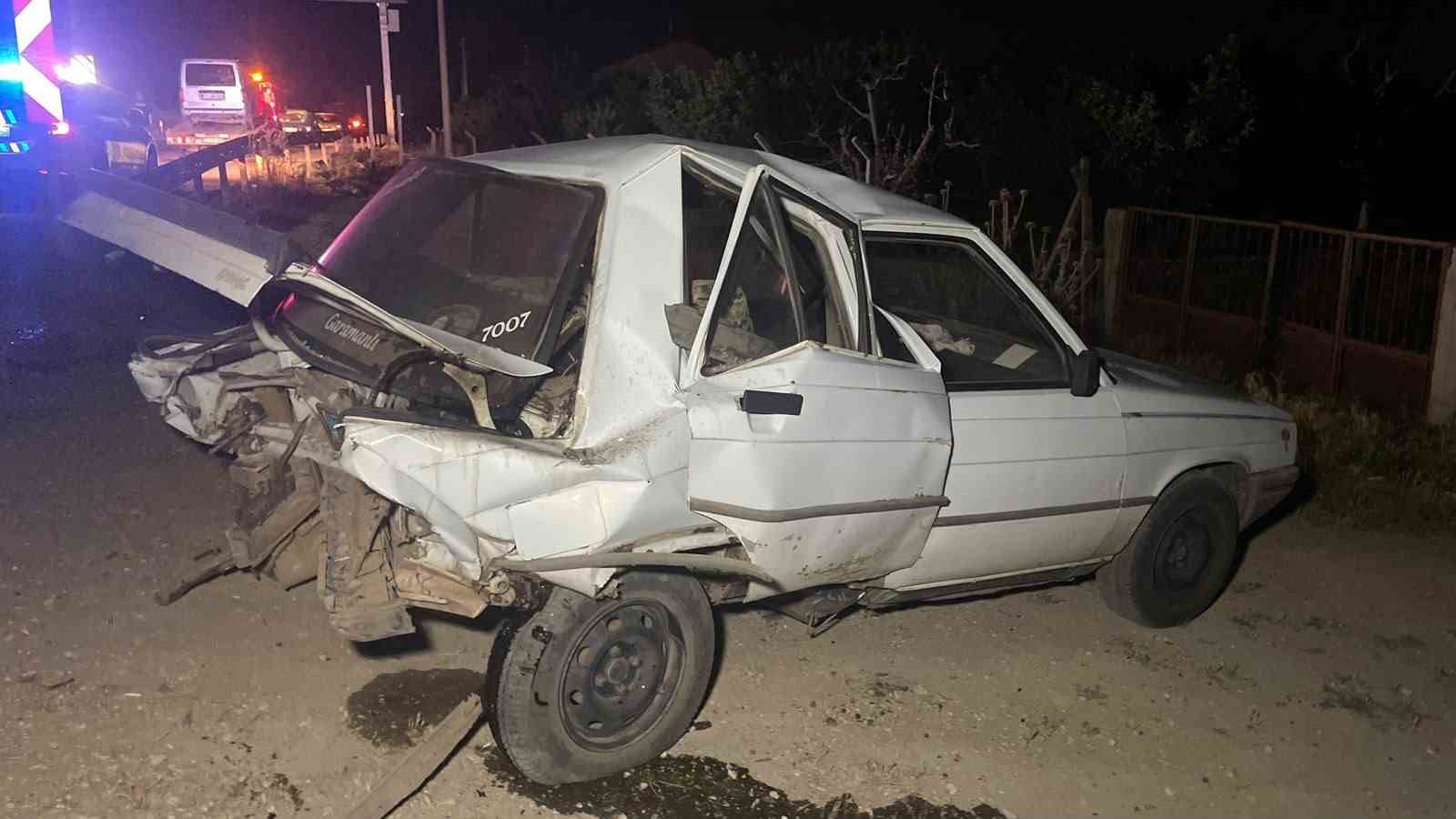 hafif-ticari-arac-otomobile-arkadan-carpti-2-yarali