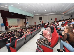 Neü’de Uluslararası Öğrencilerle Tanışma Toplantısı Gerçekleşti