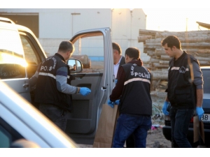 Aracın Camını Kırarak Yaklaşık 30 Bin Tl Çalan Şahıslar Yakalandı