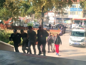 Osmaneli’de Uyuşturucu Operasyonunda 3 Tutuklama