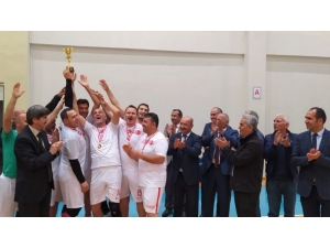 Simav Voleybol Öğretmen Takımı Bölge Şampiyonu Oldu