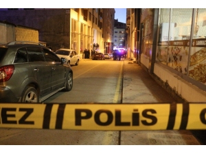 Van’da Üzerinde Uyuşturucu Bulunan Şahıs Silahla Kendini Vurdu