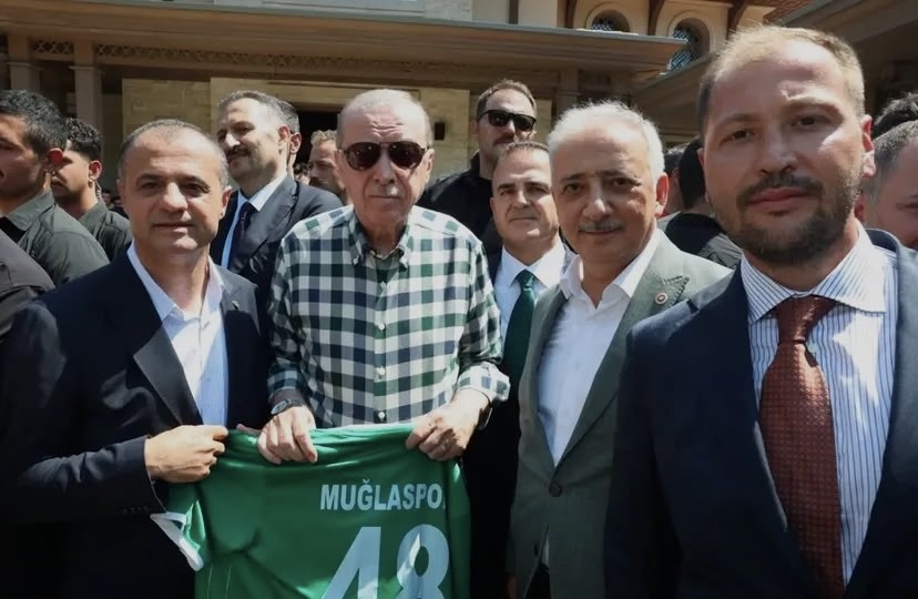 cumhurbaskani-erdogan-a-muglaspor-formasi-takdim-edildi