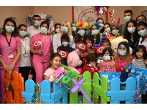 Mkü’den Lösemili Çocuklara Oyuncak Hediyesi