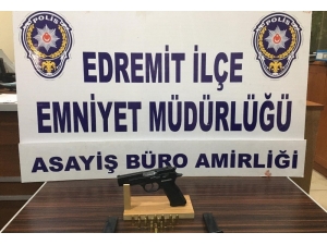 Balıkesir’de Polis 13 Aranan Şahsı Yakaladı