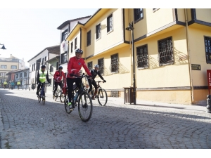 Anıtkabir’e Ulaşmak İçin 600 Kilometre Pedal Çevirecekler