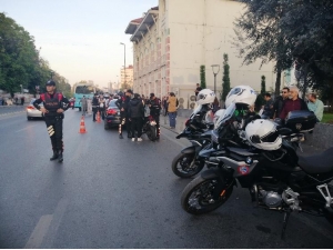 İstanbul’da ’Yeditepe Huzur’ Uygulamasında 25 Bin Kişi Sorgulandı 150 Bin Tl Ceza Kesildi