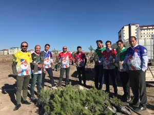 Kars’ta Kar Sincapları Spor Kulübü Öğrencilerle Birlikte Fidan Dikti