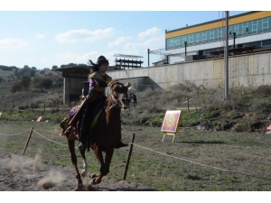 Akıncı Toyu Atlı Okçuluk Müsabakaları Başladı