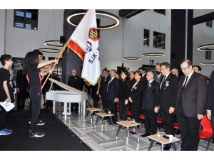 Çebi, 9’u 5 Geçe Kabataş’ta Saygı Duruşunda Bulundu