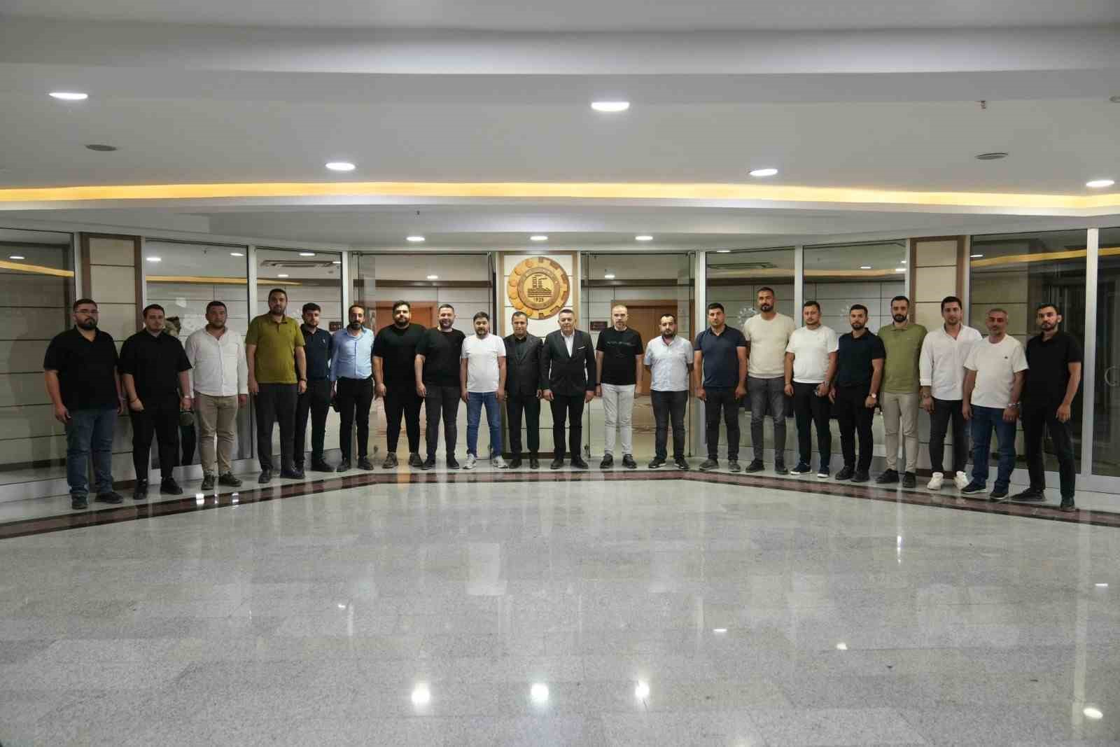 baskan-sadikoglu-genc-girisimcilerle-bir-araya-geldi