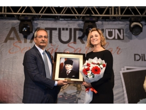 Tarsus’ta Atatürk’ün Sevdiği Şarkılar Seslendirildi