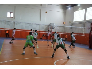 Cizre Belediyesi Voleybolcularından Çifte Galibiyet