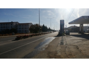 10 Kasım Etkinliğinden Çıkan Öğrenciye Otomobil Çarptı