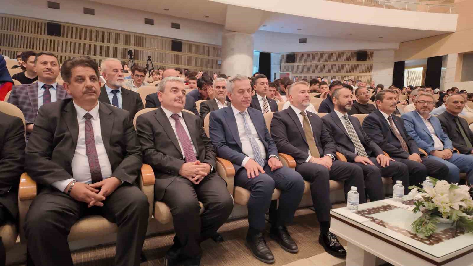 konya-da-kudus-konulu-makale-yarismasi-odul-toreni-ve-genc-kalemler-okul-dergileri-fuari