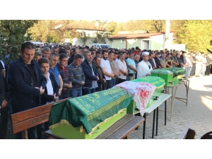 Feci Kazada Hayatını Kaybeden Anne, Baba Ve Bebekleri Son Yolculuğuna Uğurlandı