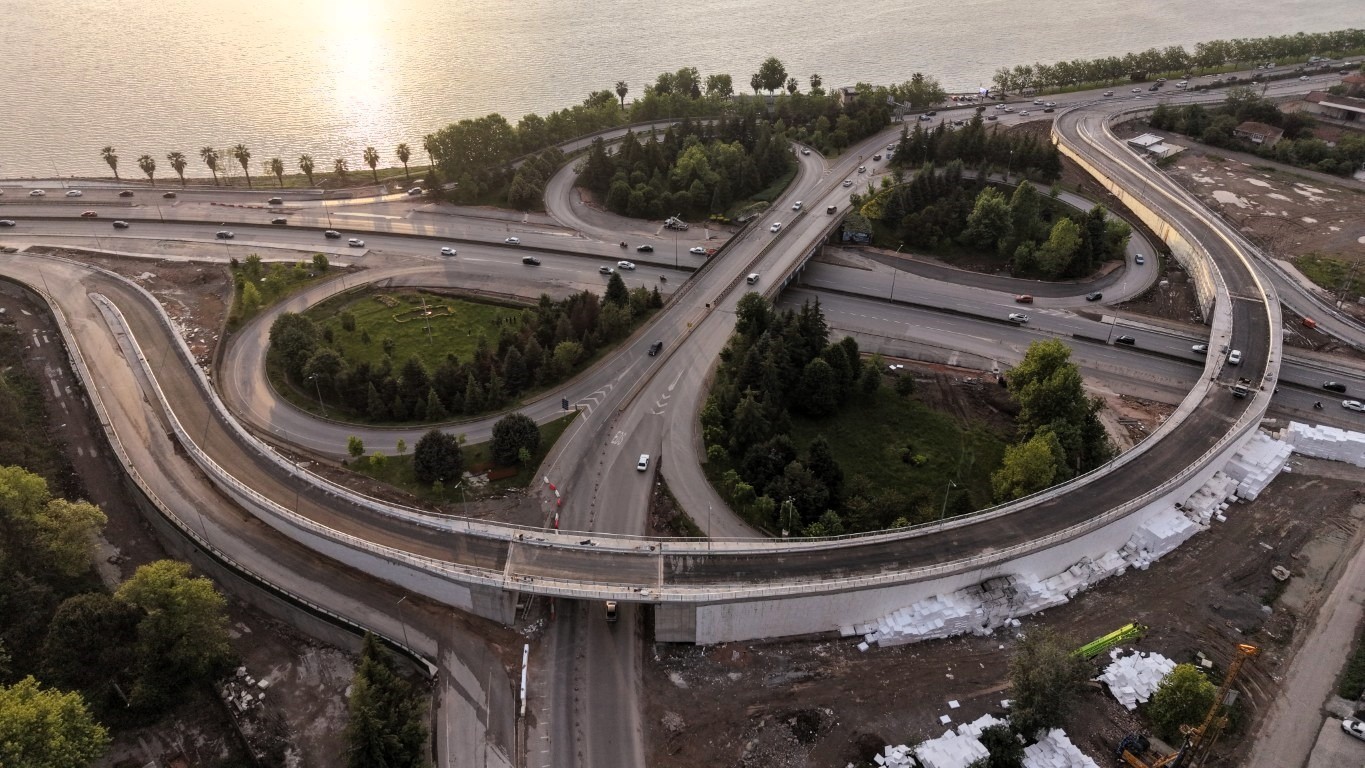 kocaeli-de-d-130-u-rahatlatacak-yeni-baglanti-yolu-hizmete-girdi