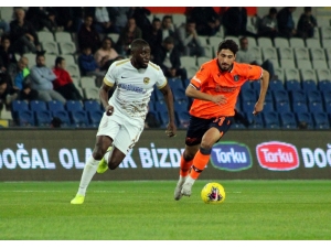 Süper Lig: Medipol Başakşehir: 1 - Mke Ankaragücü: 0 (İlk Yarı)