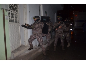 Bursa’da Bin Polisle Şafak Operasyonu, Özel Harekat Kapıları Böyle Kırdı