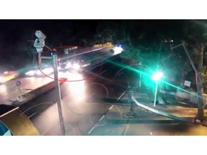 Sarıyer’de Yürekleri Ağza Getiren Kaza Kamerada