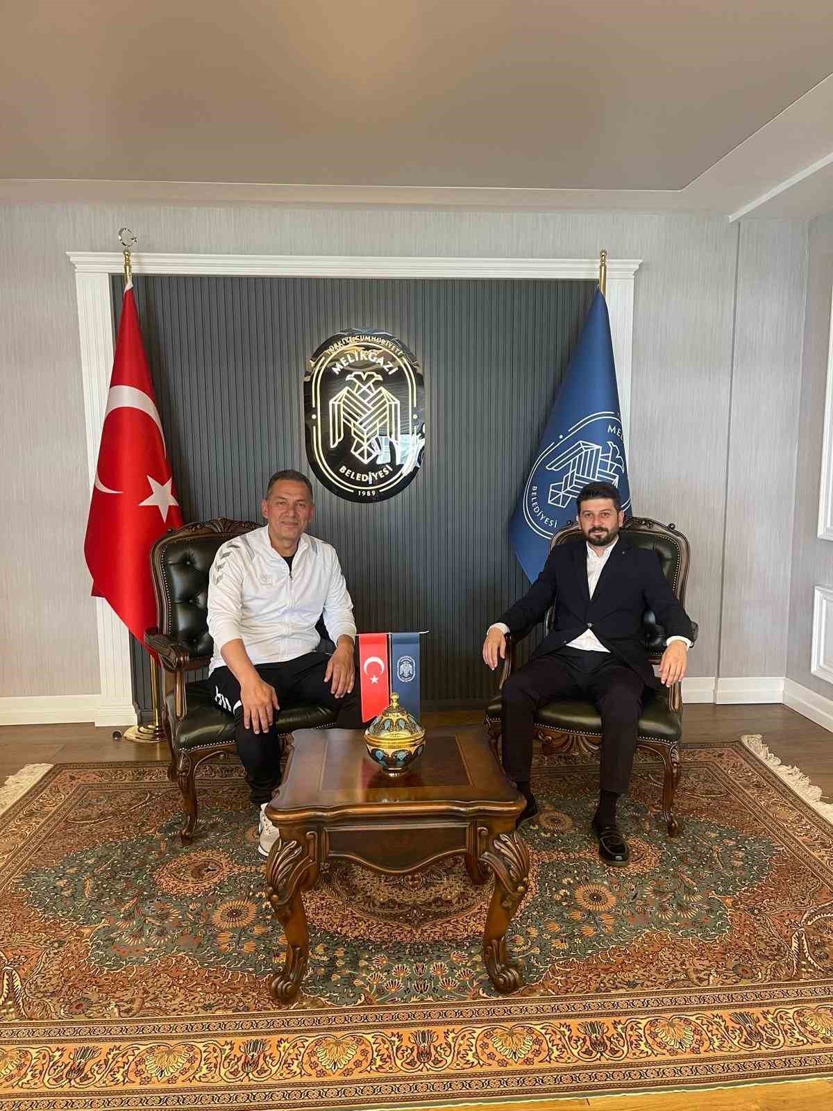 kocasinan-simsekspor-rasim-aykurt-ile-yeniden-anlasti