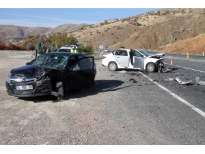 Elazığ’da Trafik Kazası: 4 Yaralı