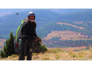 Makyajlarını Yapıp, Gökyüzüne Uçuyorlar