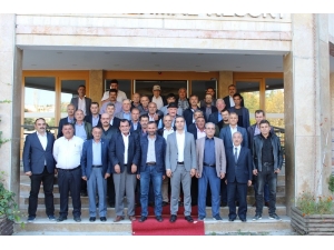 21 Köye 17 Bin 630 Metrekare Kilitli Parke Taşı Döşendi