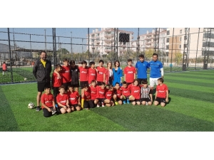 Medicana’dan Minik Sporculara Beslenme Semineri