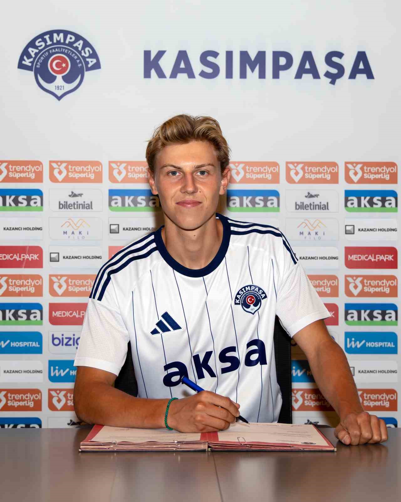 kasimpasa-jakop-jessen-i-kadrosuna-katti
