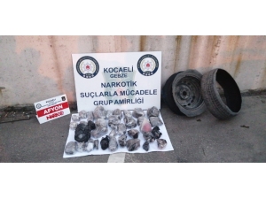 Kocaeli’de Aracın Yedek Lastiğinden 21 Kilo Uyuşturucu Çıktı