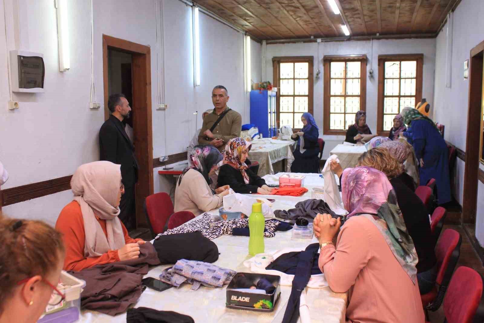 fabrika-gibi-calisiyor-egitim-uretim-ve-istihdam-bir-arada