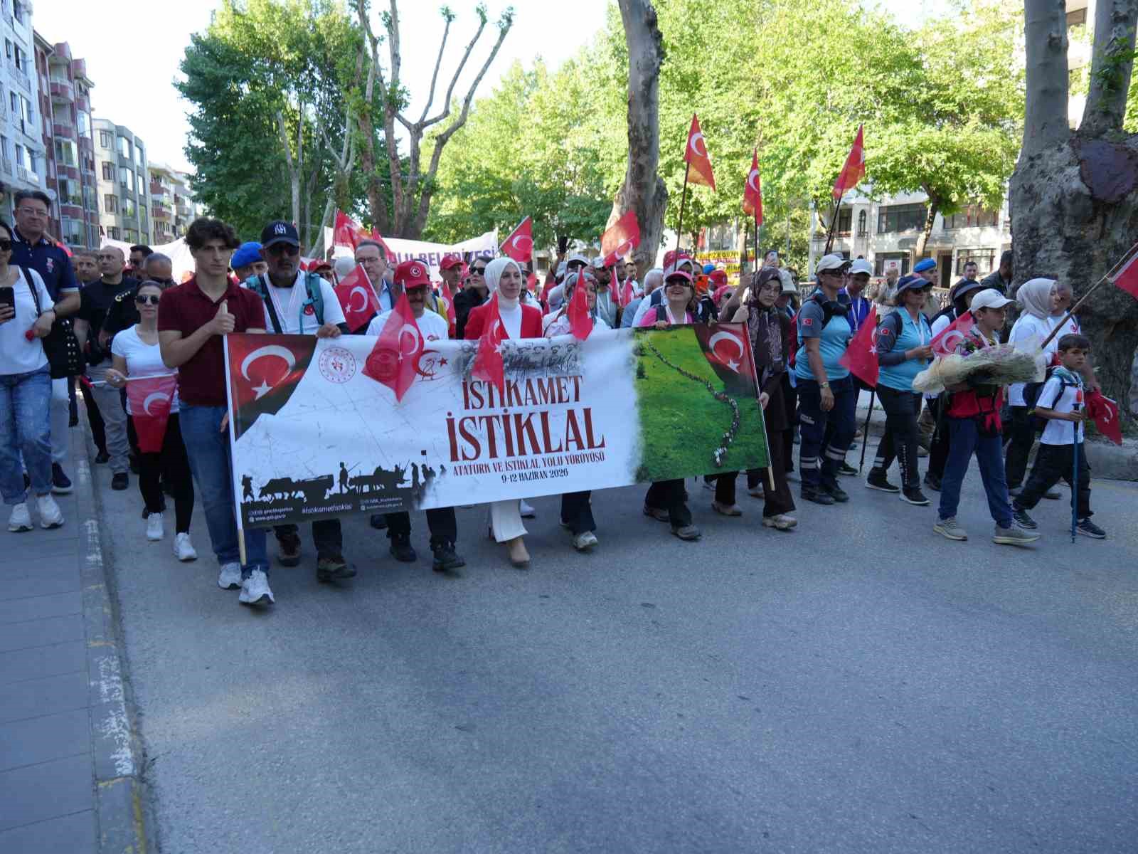 kurtulus-savasi-ndaki-milli-ruhu-95-kilometre-yuruyerek-yasattilar