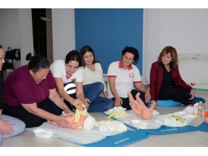 Gebe Okulunda Babaanne Ve Anneannelere Eğitim