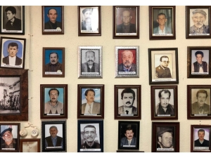 Bu Köyde Hayatını Kaybeden Vatandaşların Resimleri Sergileniyor