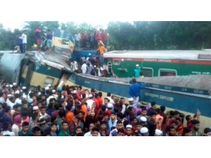 Bangladeş’te İki Tren Çarpıştı: 16 Ölü, 48 Yaralı