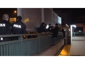 Sevgilisinde Ayrıldığı İçin İntihar Etmeye Çalışan Genci Müzakereci Polis Kurtardı