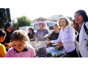 Okul İhtiyaçları İçin ’Pilav Şenliği’