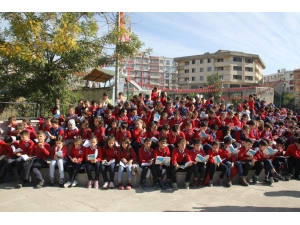 Siirt’te Bin 300 Öğrenci Aynı Anda Kitap Okudu