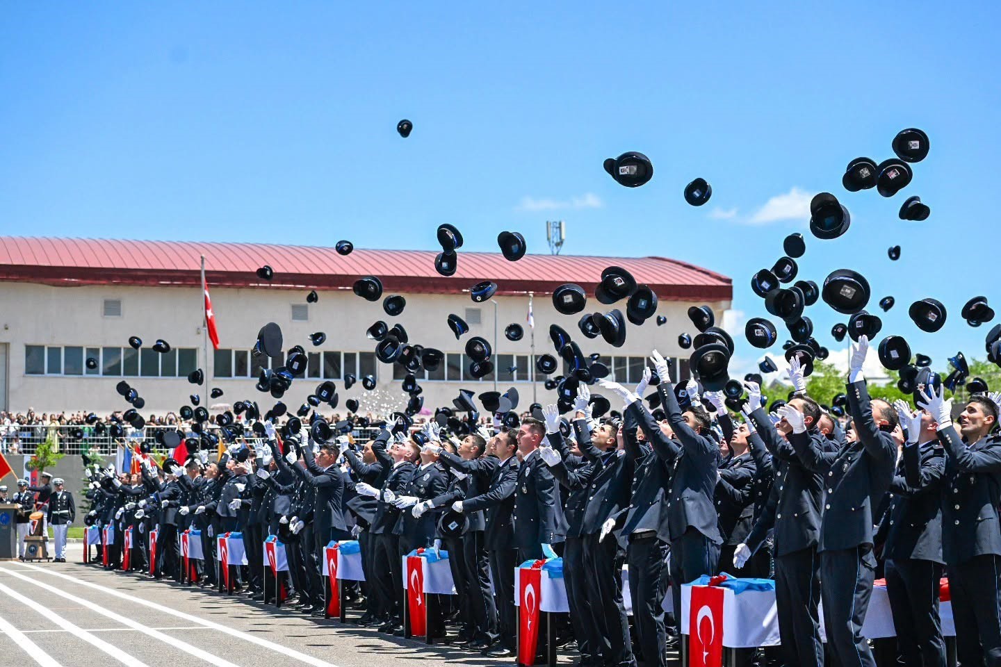 erzurum-da-32-donem-polis-adaylari-mezun-oldu