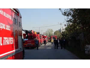 Tuzla’da Fabrika Yangını: 1 Kişi Dumandan Etkilendi