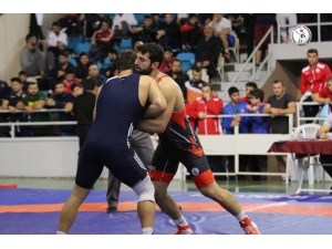 Büyük Erkekler Grekoromen Süper Lig Maçları Başladı