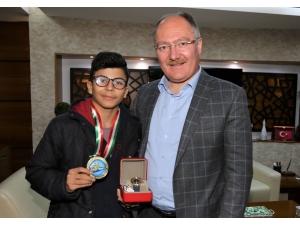 Şampiyondan Başkan Bilgin’e Ziyaret