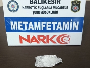 Polisten 4 Uyuşturucu Tacirine Operasyon