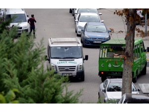 Beyoğlu’nda Ofisinin Bulunduğu Sokakta Ölü Bulunan Eski İngiliz Askeri İstihbarat Subayı James Gustaf Edward Le Mesurier’in Cenazesi İngiltere’ye Götürülmek Üzere Adli Tıp Kurumundan Alındı.