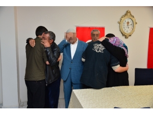 Çocuk Yaşta Ypg/pkk’ya Katılan 2 Terörist Teslim Oldu