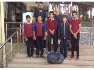 Öğrenciler 20 Kilo Mavi Kapak Topladı