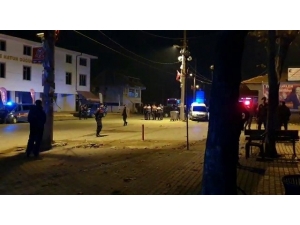 Taşlı, Sopalı Ve Silahlı Kavgayı Jandarma Havaya Ateş Açarak Ayırdı